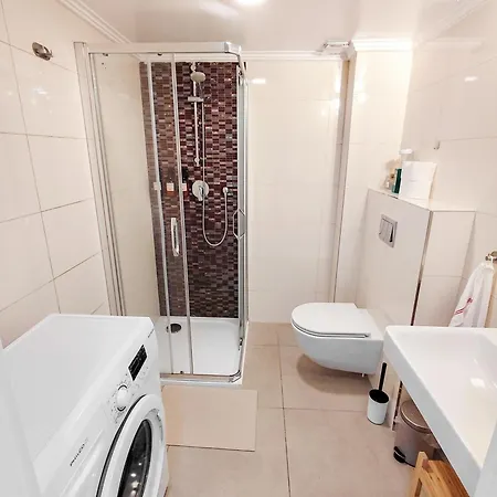 Апартаменты Center - 2 Min To Wenceslas Sq, 1