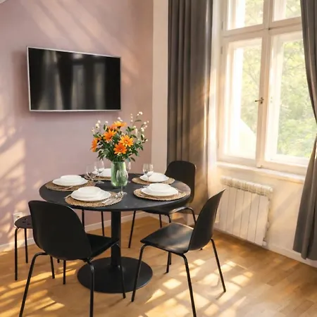 Center - 2 Min To Wenceslas Sq, 1 *